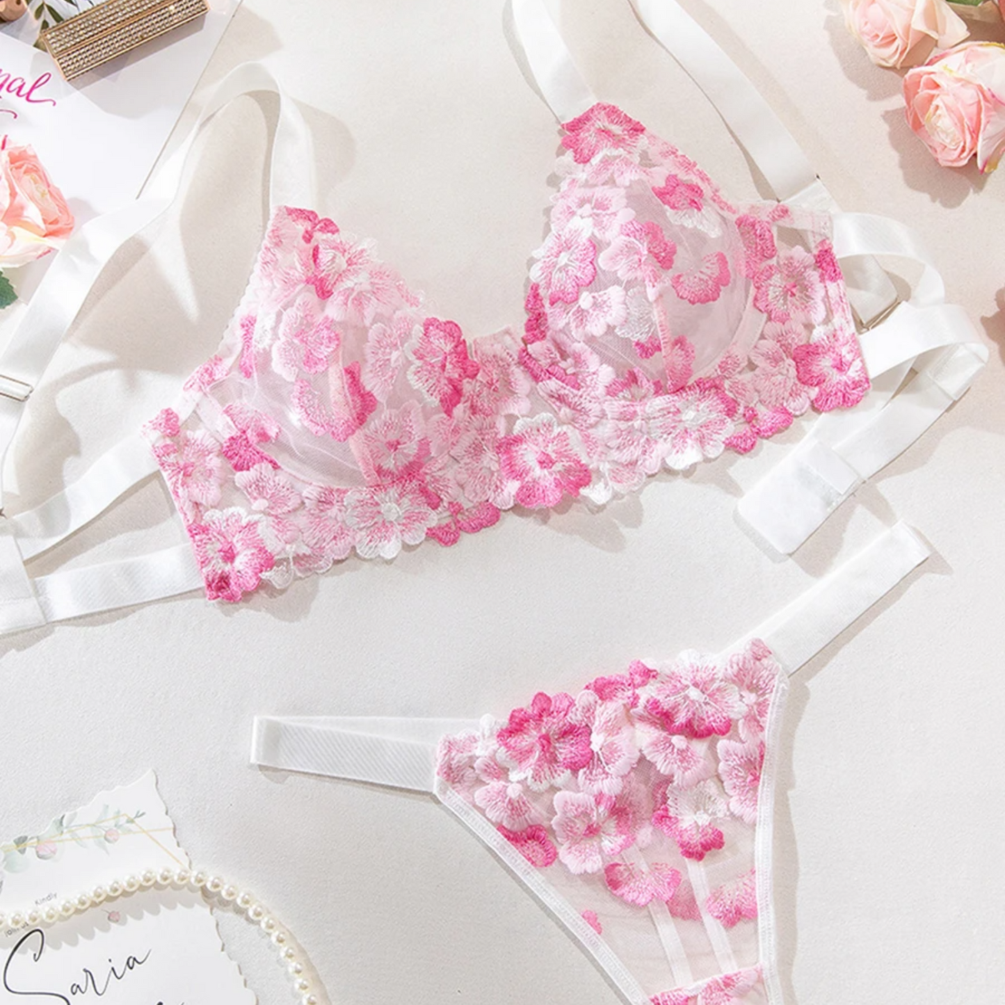 Nakışlı Tül Sütyen & Tanga Seti: Floral Fısıltı