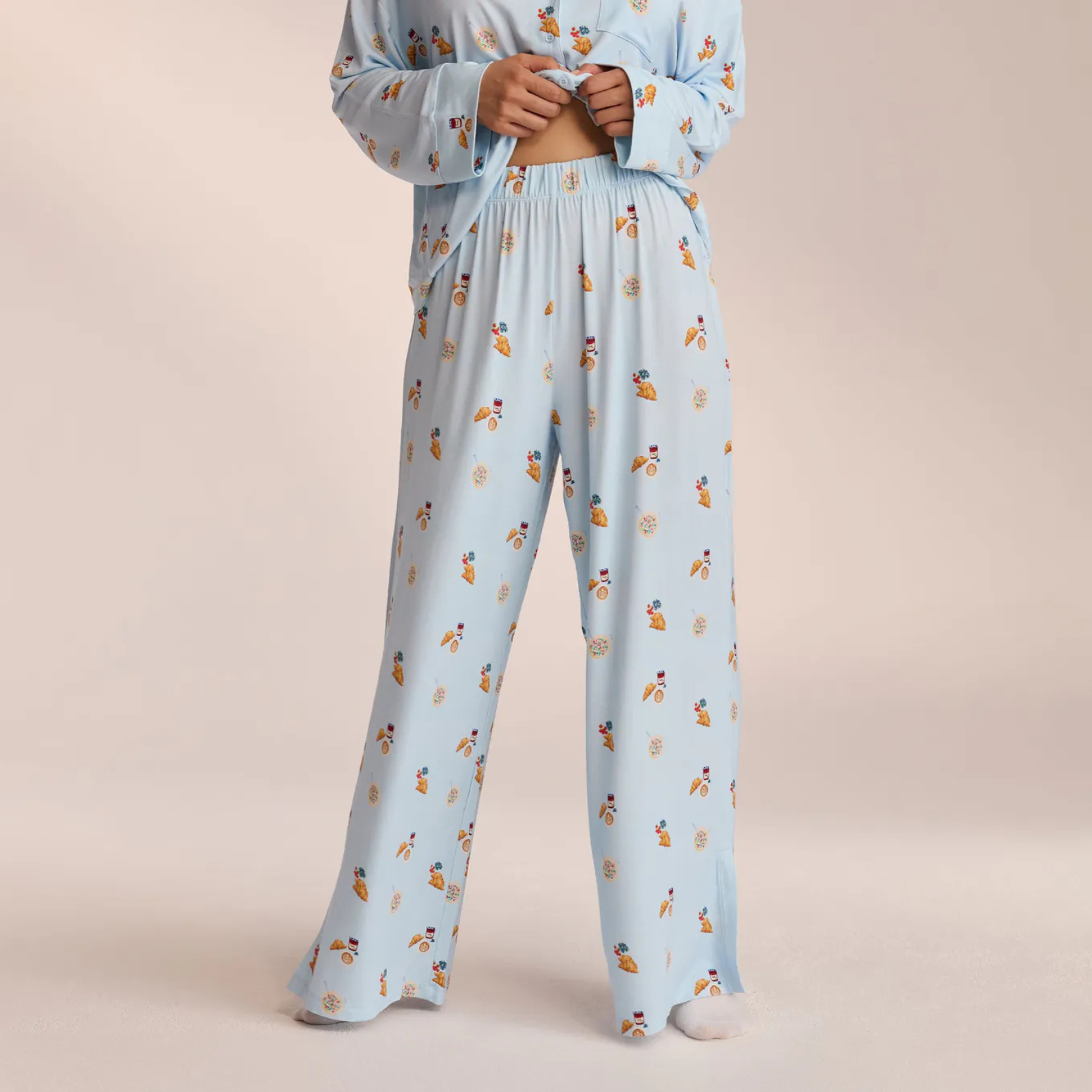 Bamboo Ease: Düğmeli Uzun Kollu Bambu Pijama Takımı