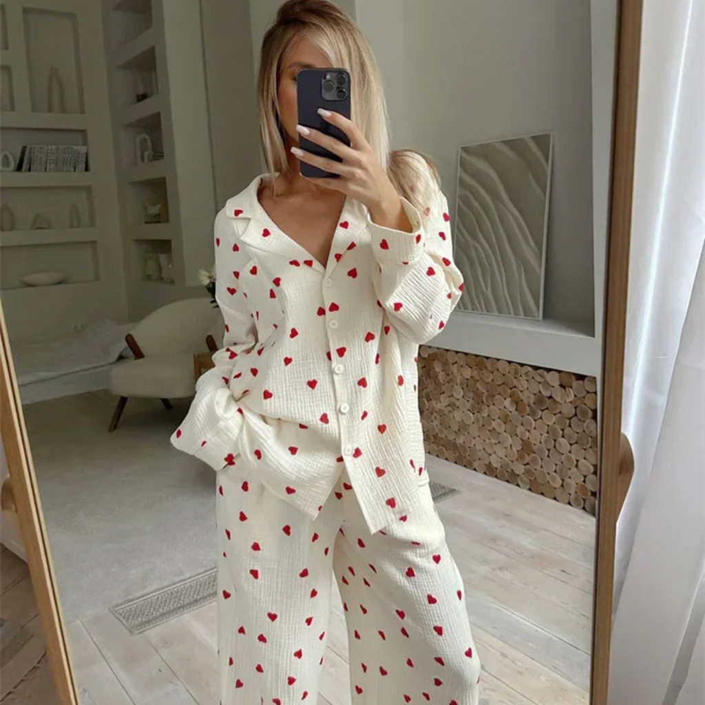 Heart & Haze: Kalp Desenli Bambu Kumaş Pijama Takımı