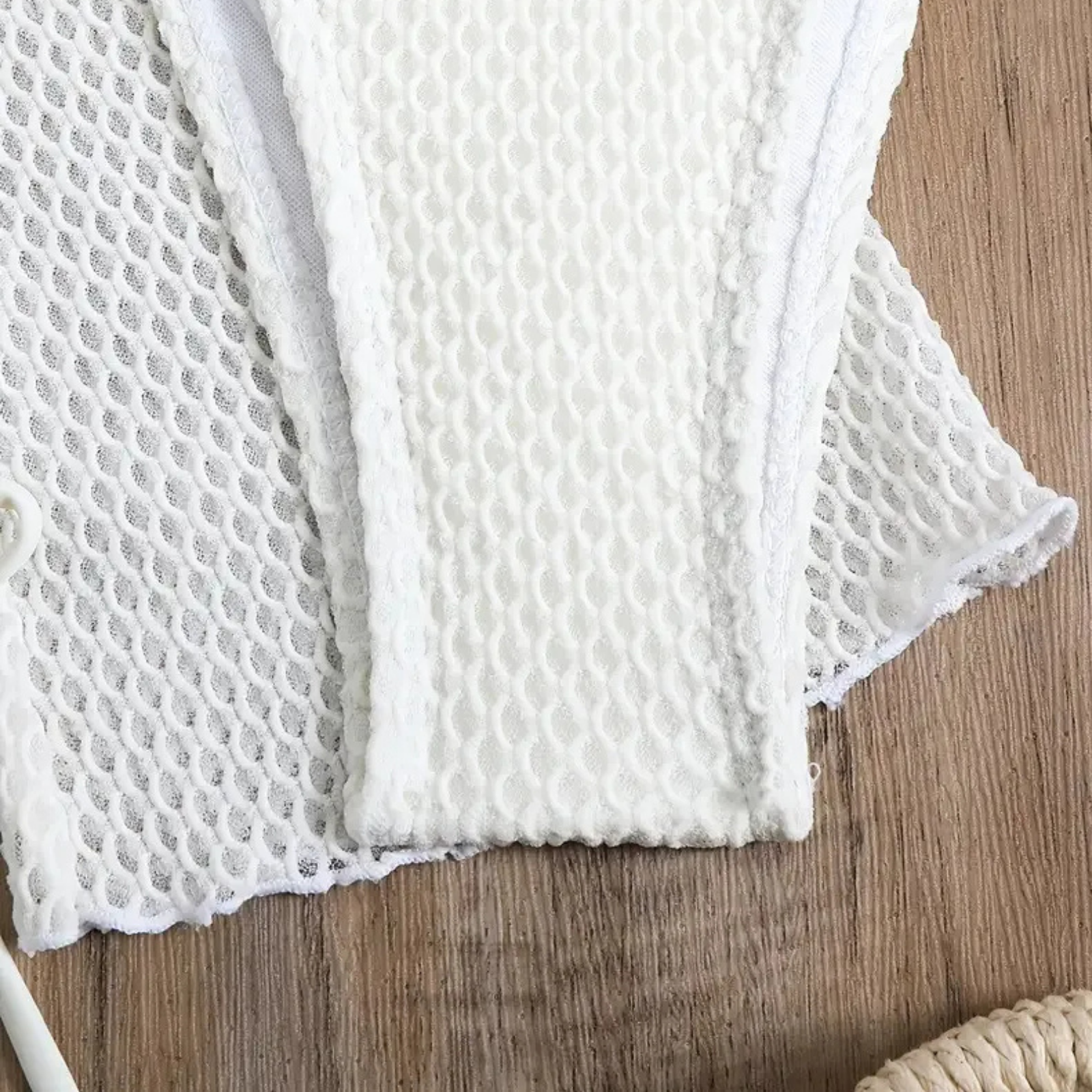 Lunara: 4 Parça Dantel Detaylı Çok Yönlü Bikini ve Plaj Takımı