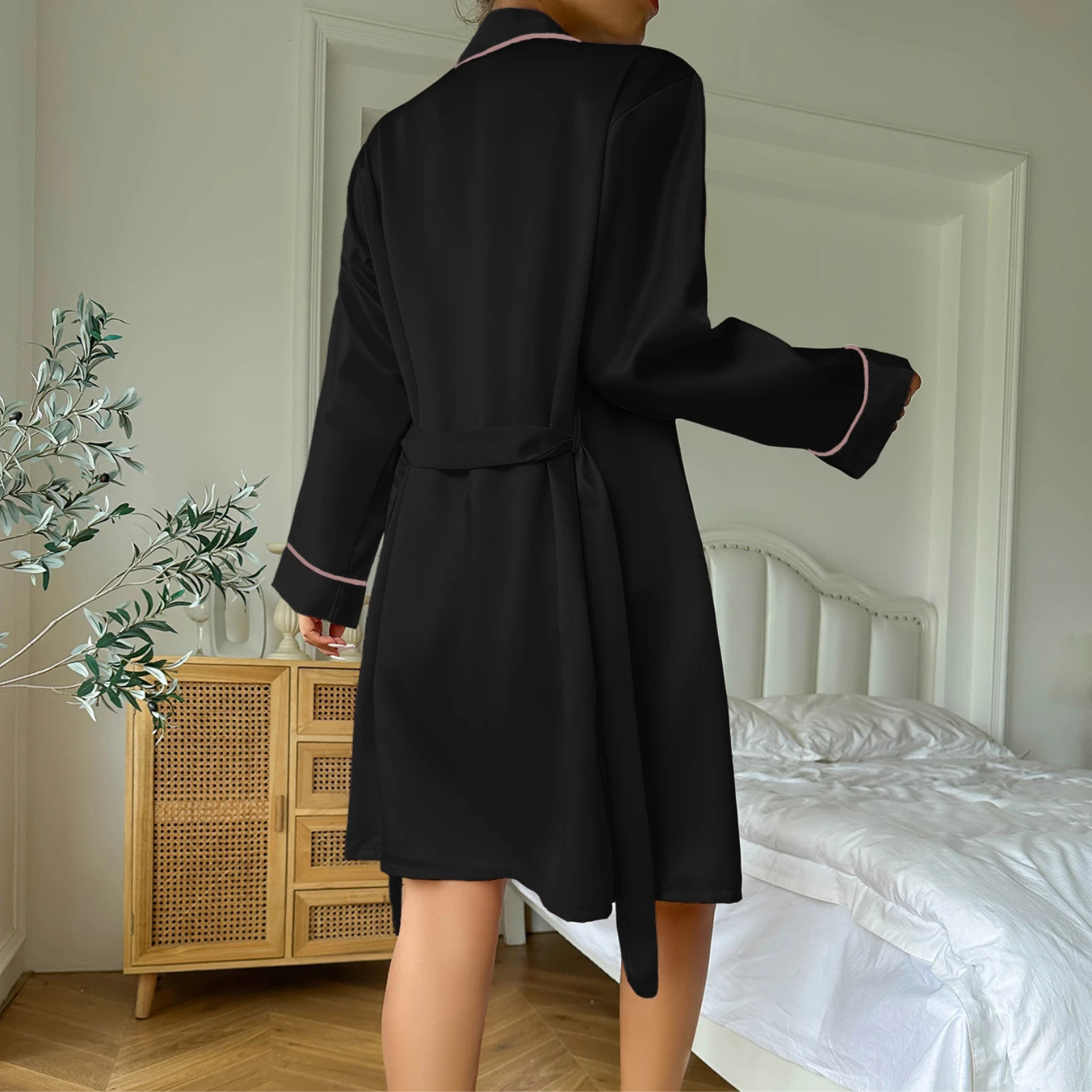 Velvet Touch: Üç Parçalı Saten Şıklık Seti