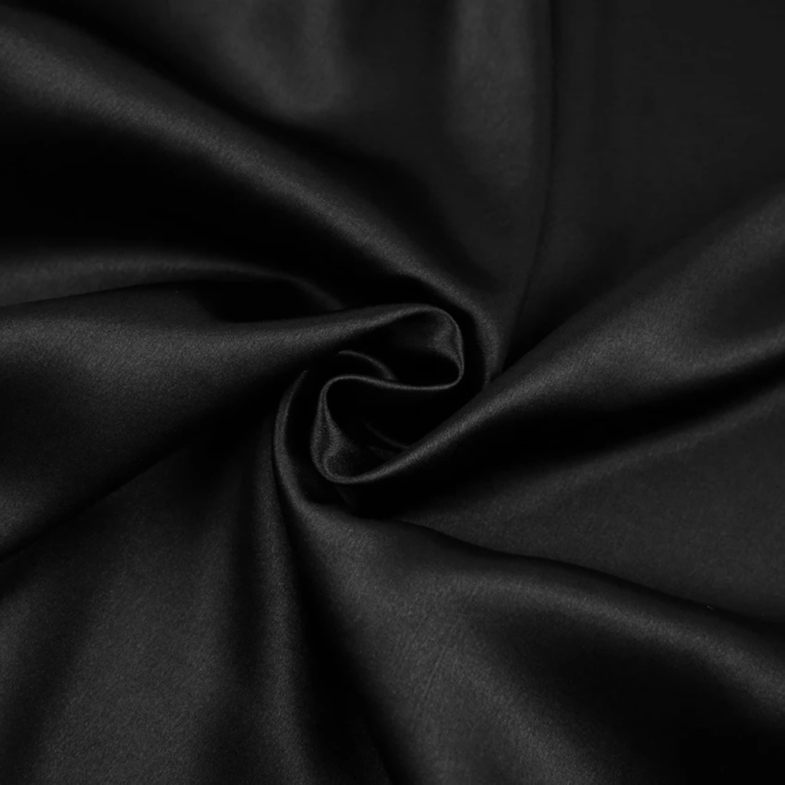 Femme Fluff: Tüylü Kol Detaylı Mini Saten Sabahlık