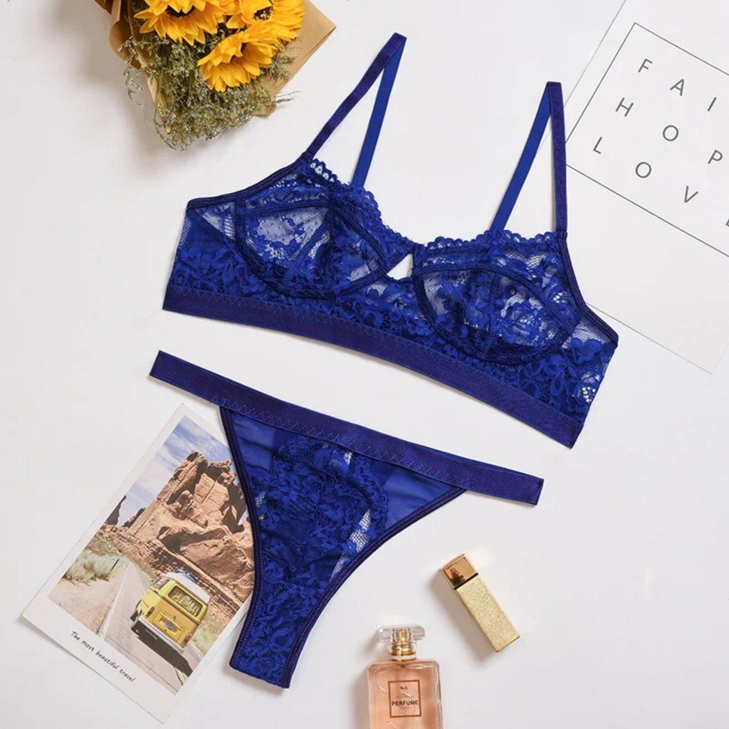 Velvet Lace: Dantelin Zarafetle Buluştuğu Set