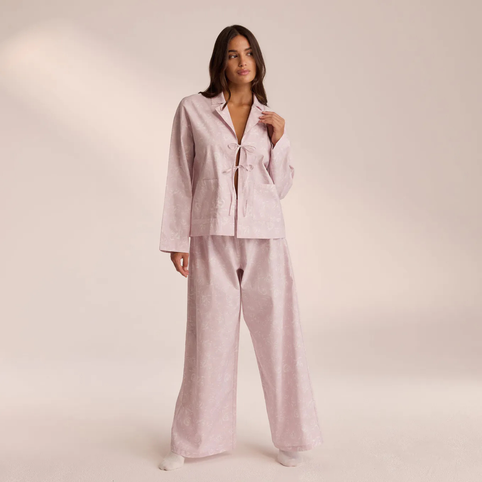 Natural Ease: Bambu Kumaşlı İpli Bağlamalı Uzun Pijama Takımı