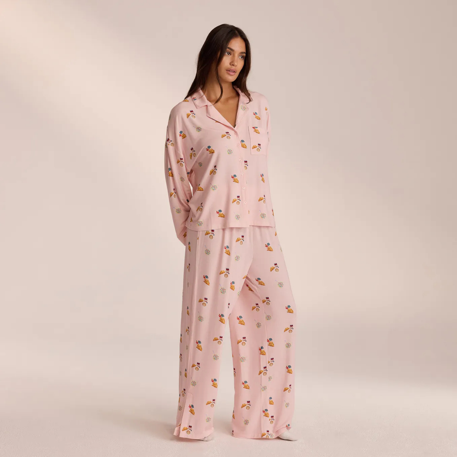 Bamboo Ease: Düğmeli Uzun Kollu Bambu Pijama Takımı
