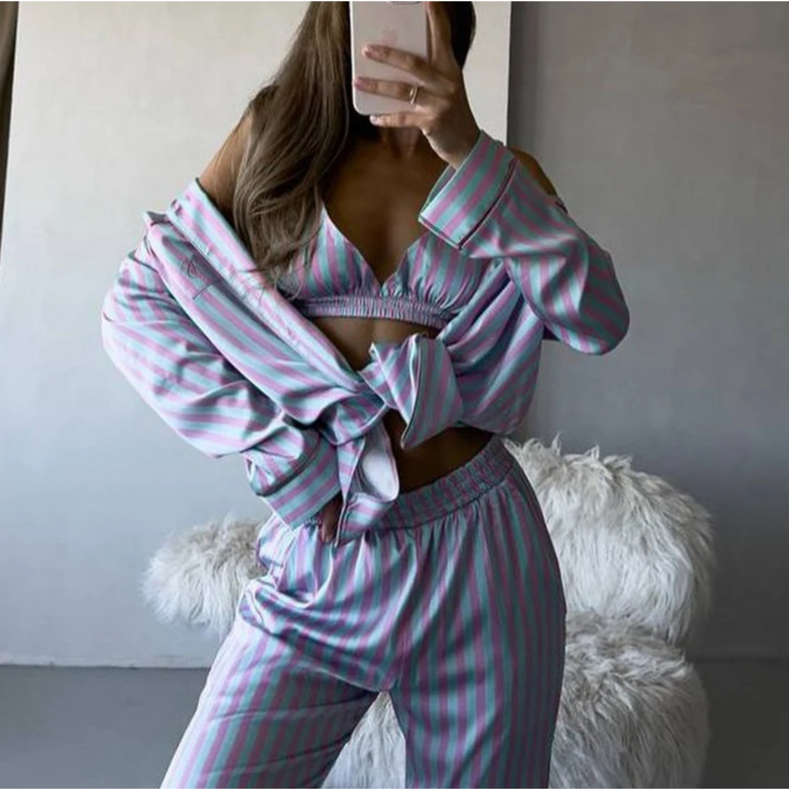 Luna Stripe: Üç Parçalı Çizgili Saten Pijama Seti