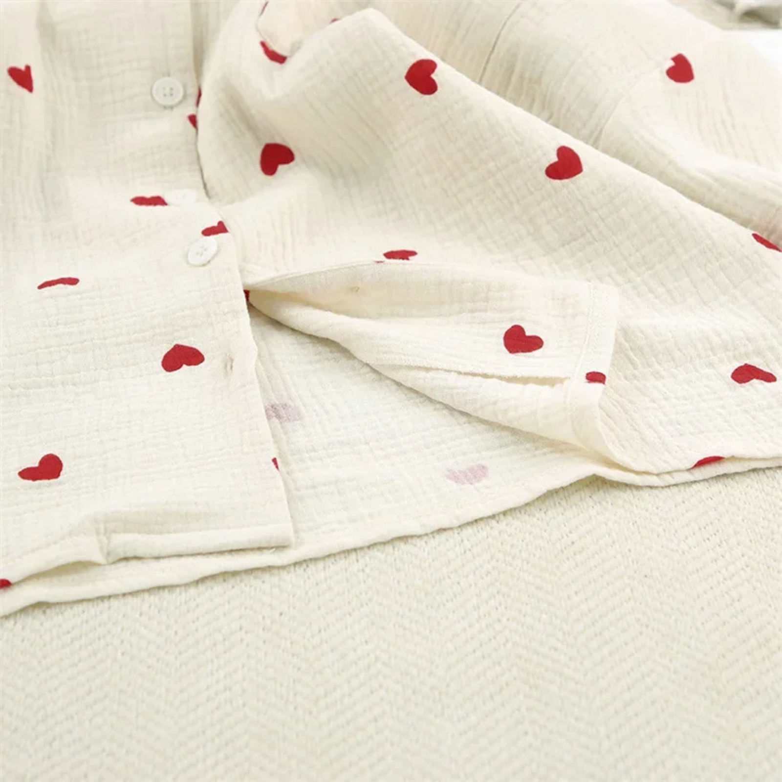 Heart & Haze: Kalp Desenli Bambu Kumaş Pijama Takımı
