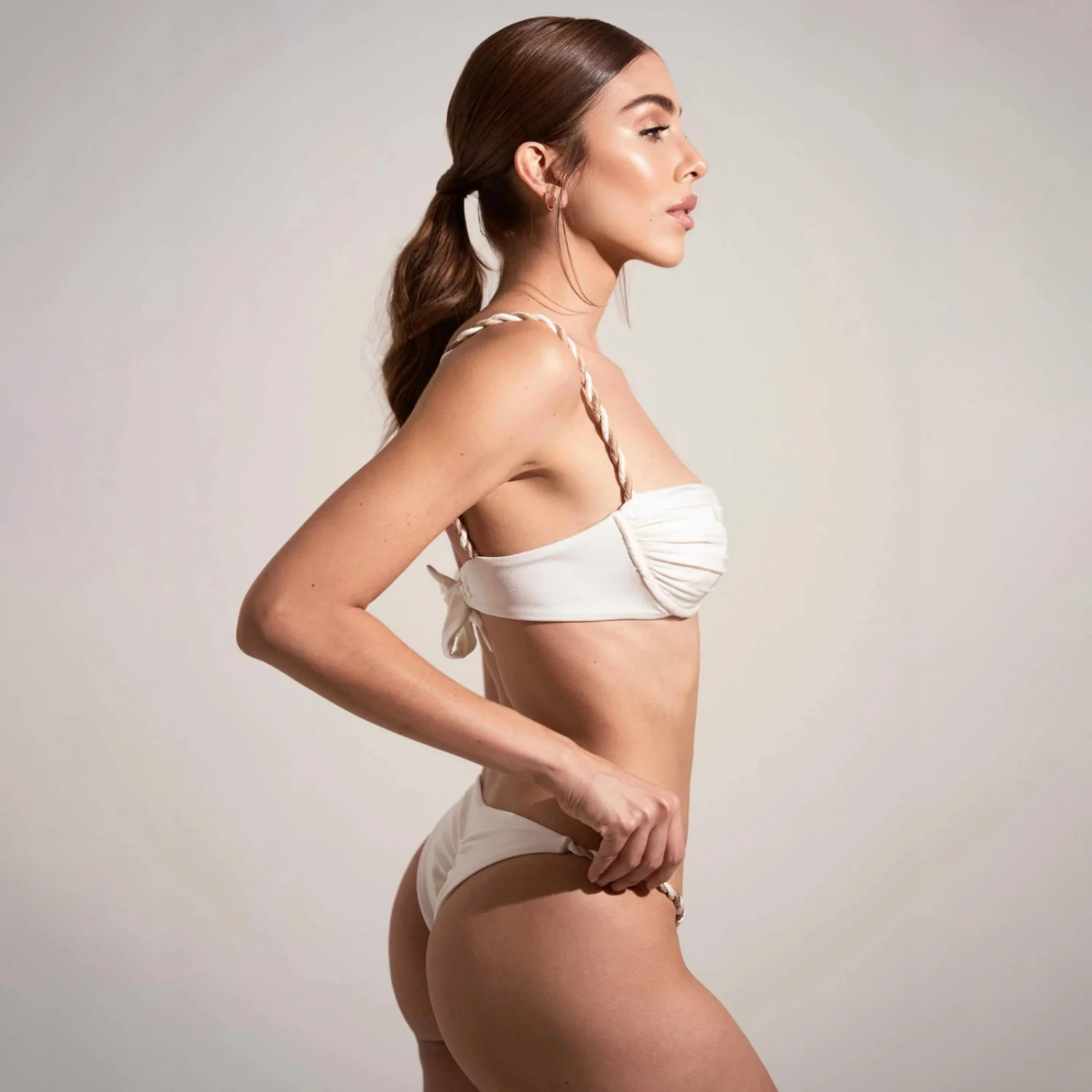 Seanova: Altın Kabuk Detaylı Örgü Askılı Bikini & Tül Pareo Seti