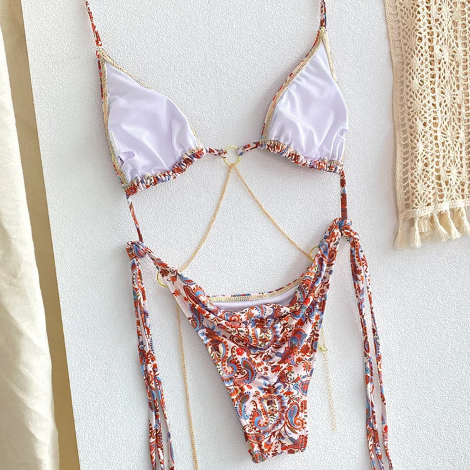 Sunlace: Zincir Sırt Bağlantılı Desenli Bikini Seti