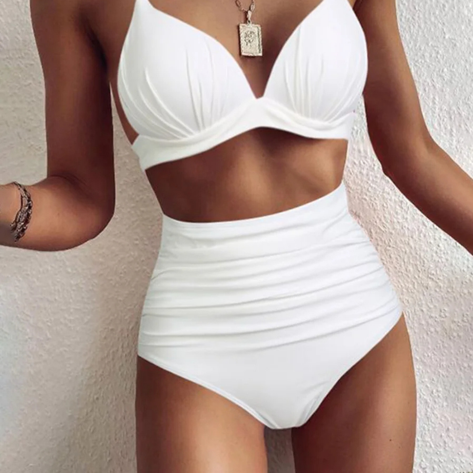 AltaViva: Yüksek Bel Şekillendirici Bağlamalı Bikini Seti