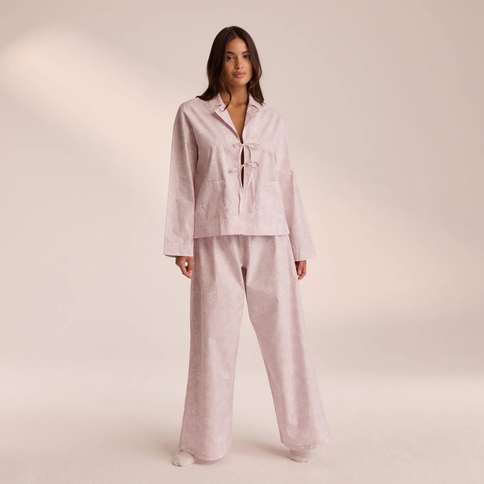 Natural Ease: Bambu Kumaşlı İpli Bağlamalı Uzun Pijama Takımı