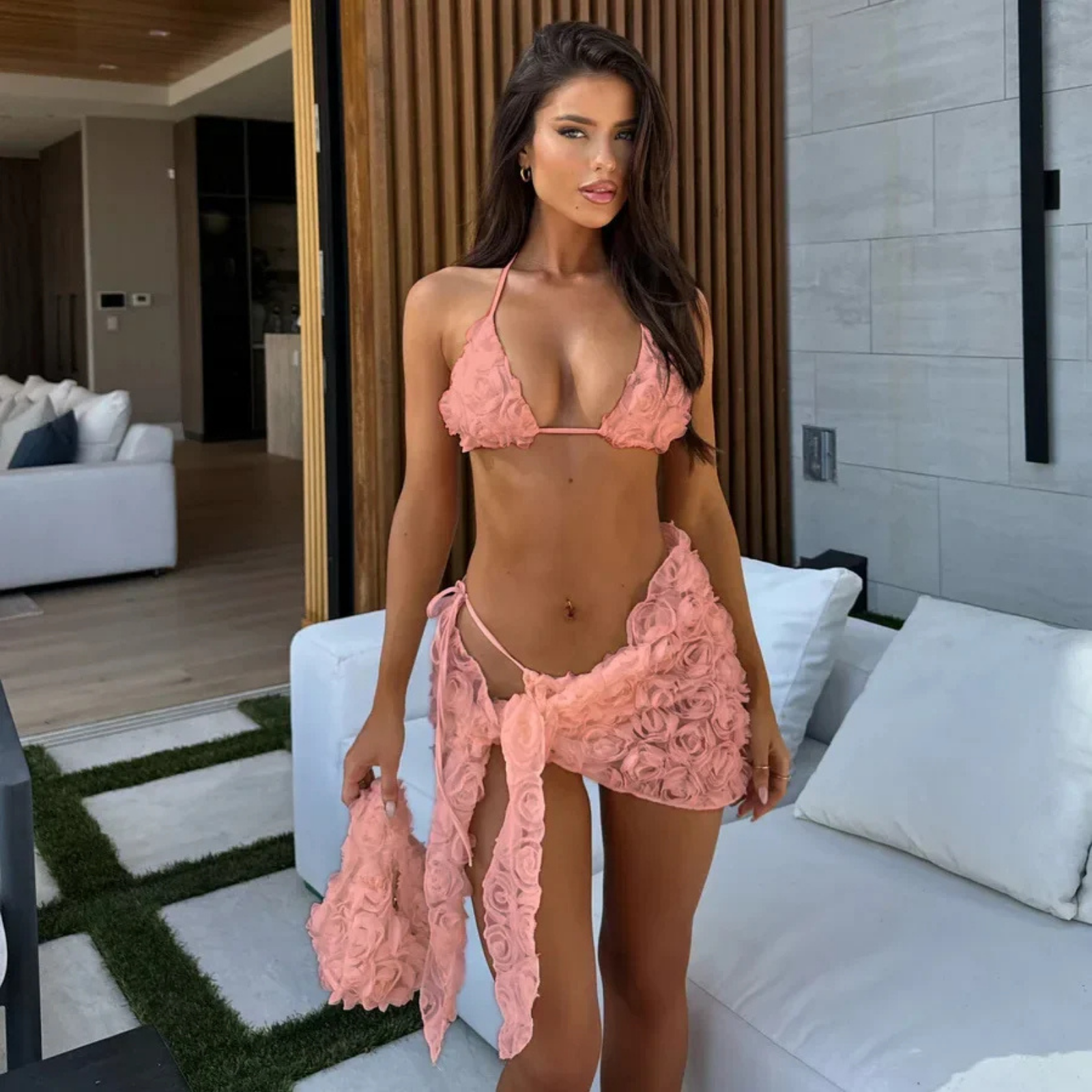 Rosalune: Gül Detaylı Bikini ve Pareo Üçlü Set