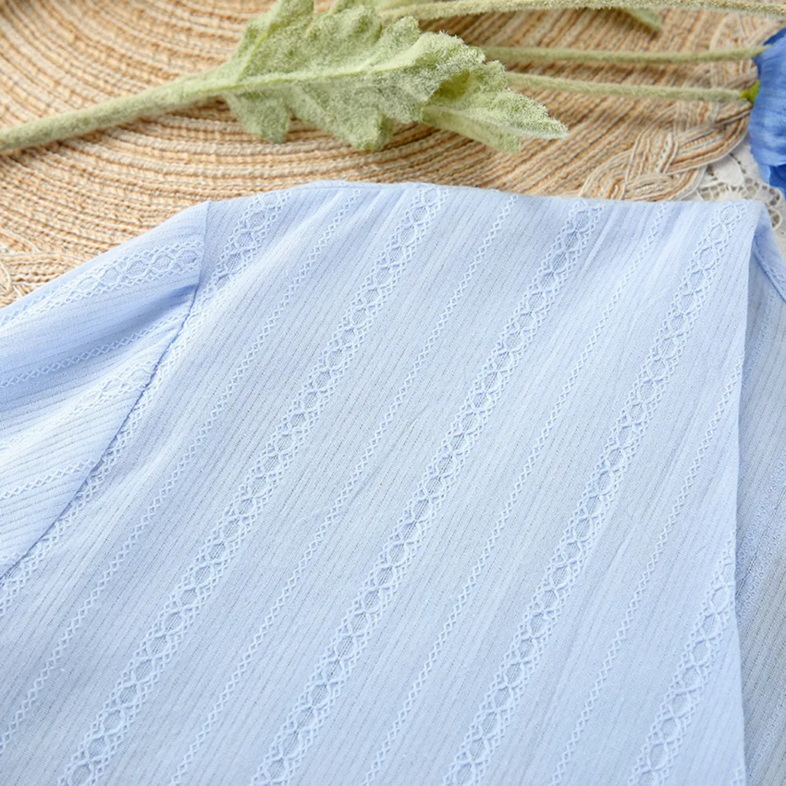 Bamboo Whisper: Hafif ve Şık Bambu Pijama Takımı