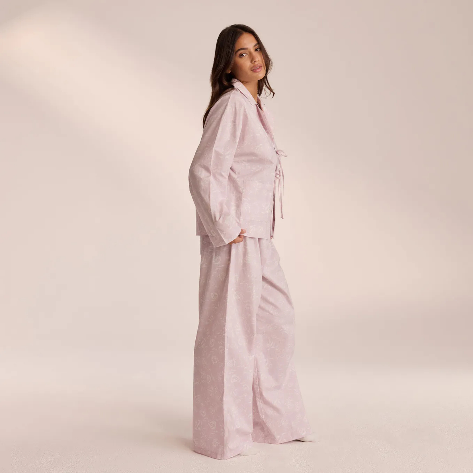 Natural Ease: Bambu Kumaşlı İpli Bağlamalı Uzun Pijama Takımı