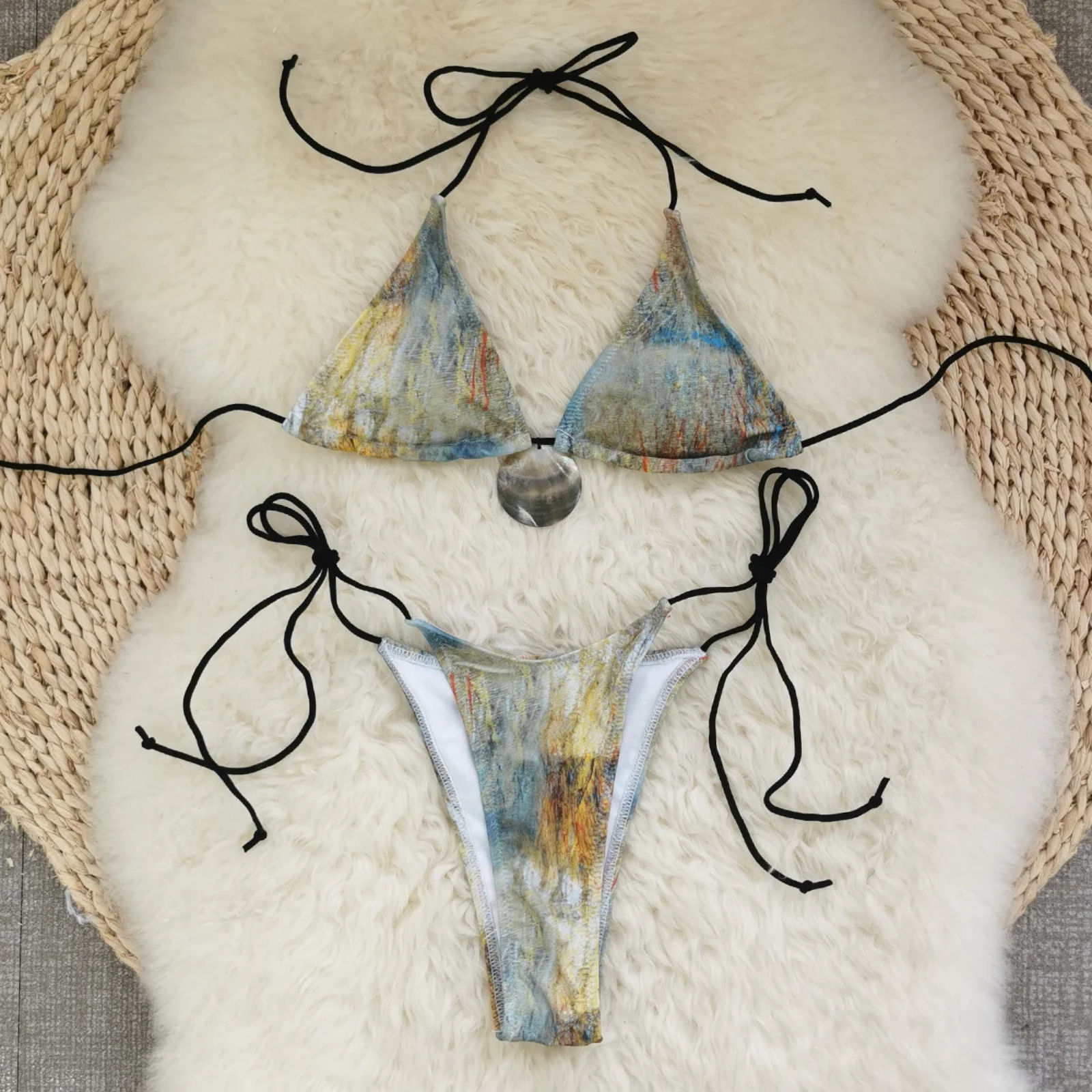 Serava: Taş Detaylı Üçgen Form Bikini Seti