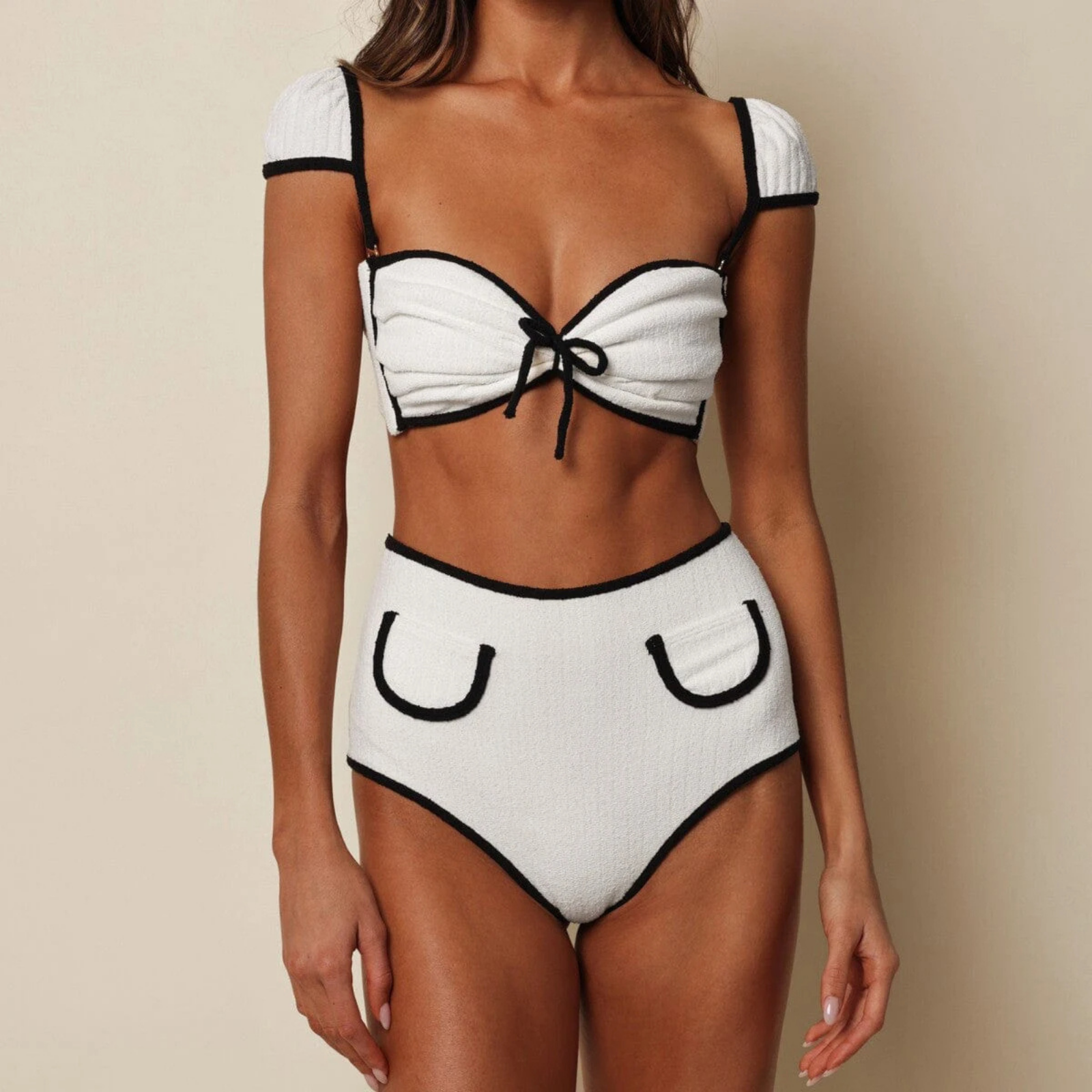 Belviera: Şirin Kurdele Üst & Vintage Alt Bikini