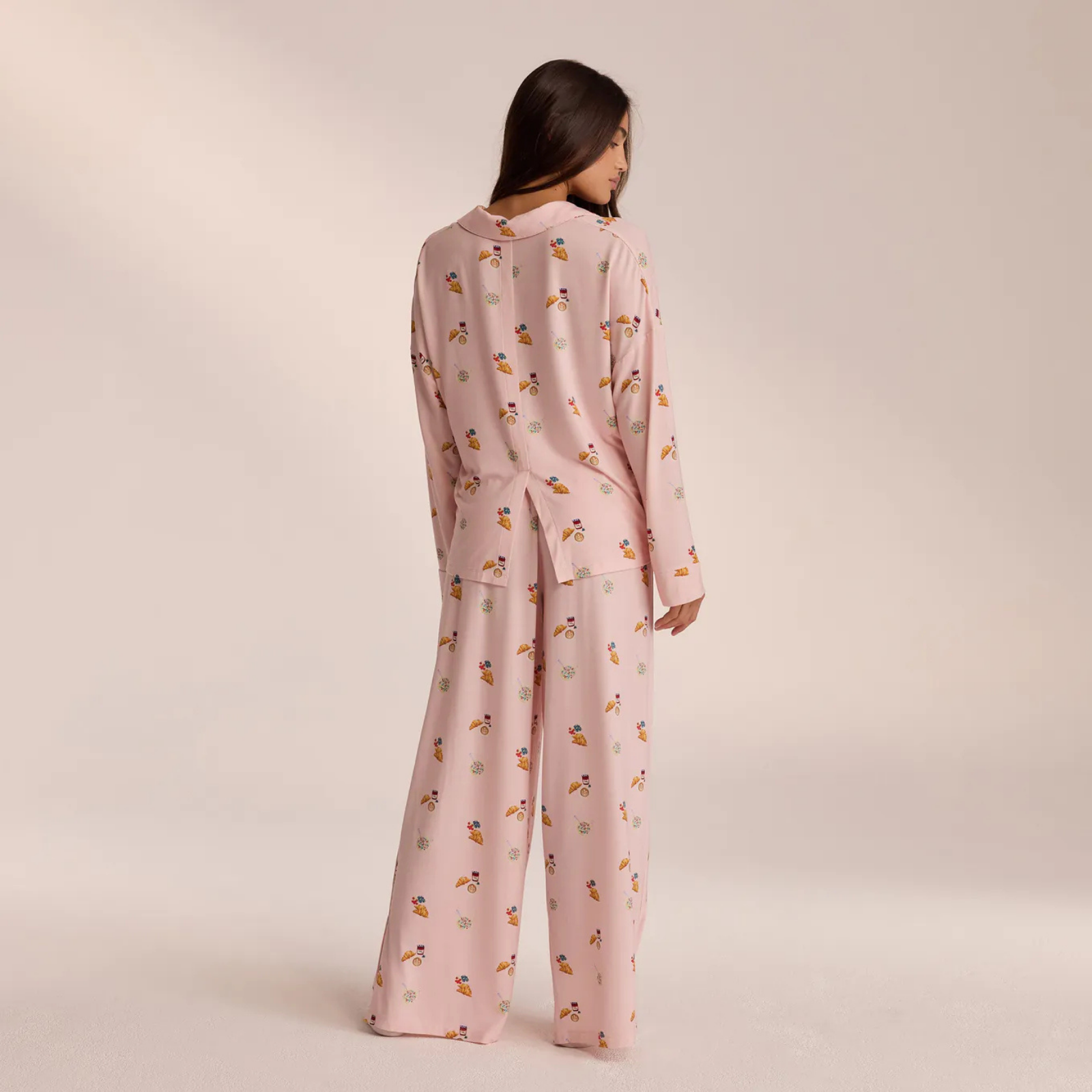 Bamboo Ease: Düğmeli Uzun Kollu Bambu Pijama Takımı