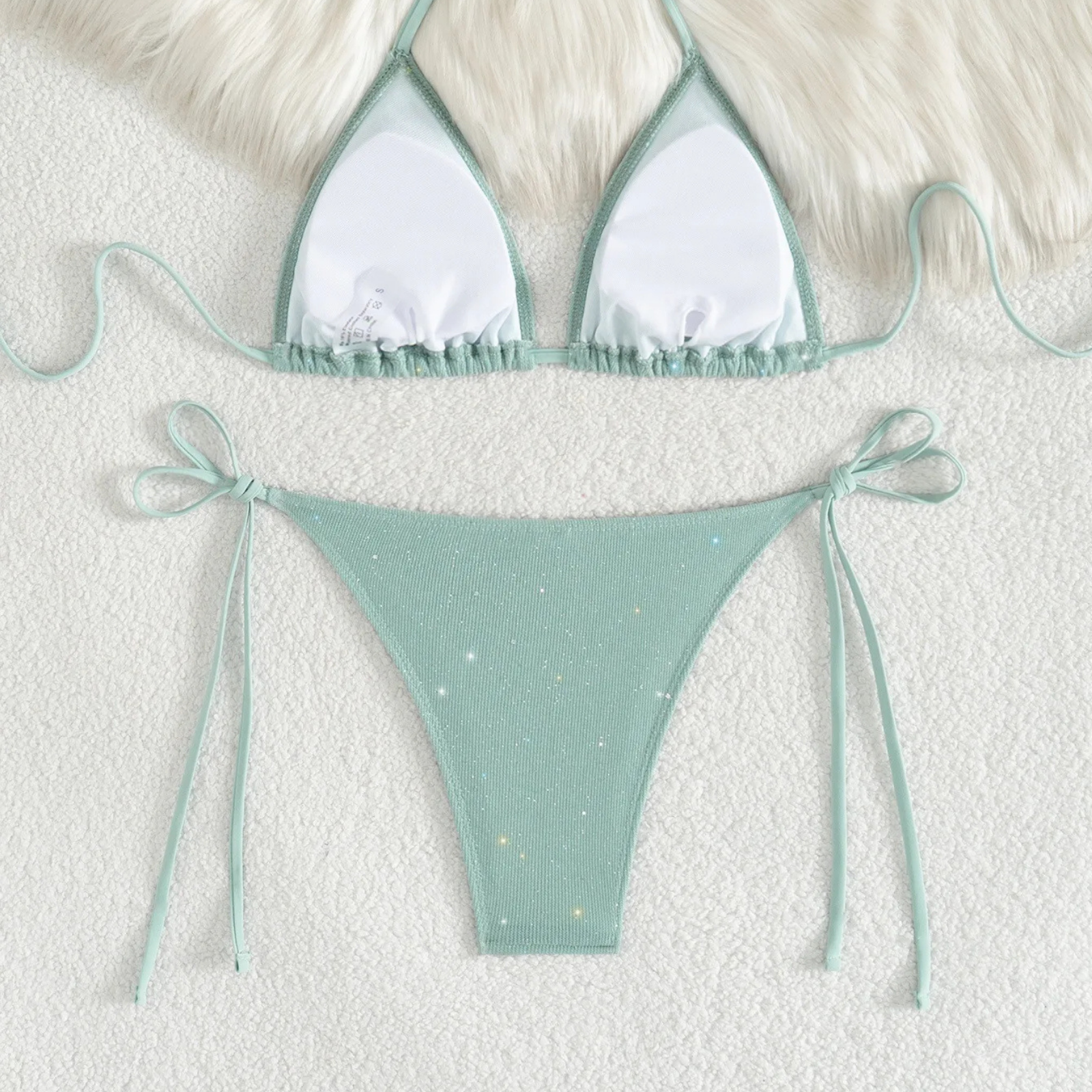 Lustra: Işıltılı Üçgen Bikini Takımı