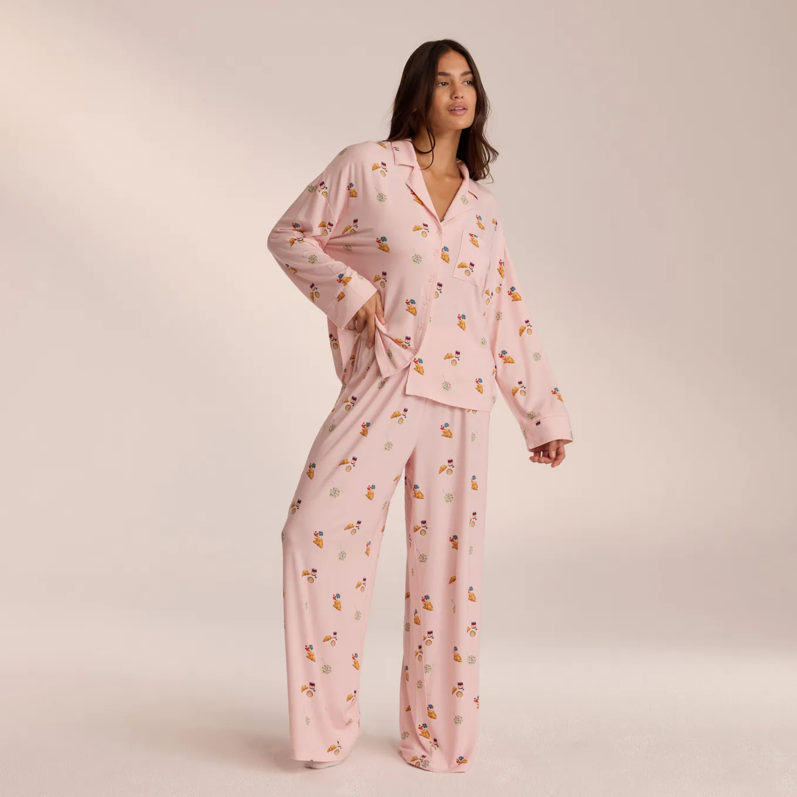 Bamboo Ease: Düğmeli Uzun Kollu Bambu Pijama Takımı
