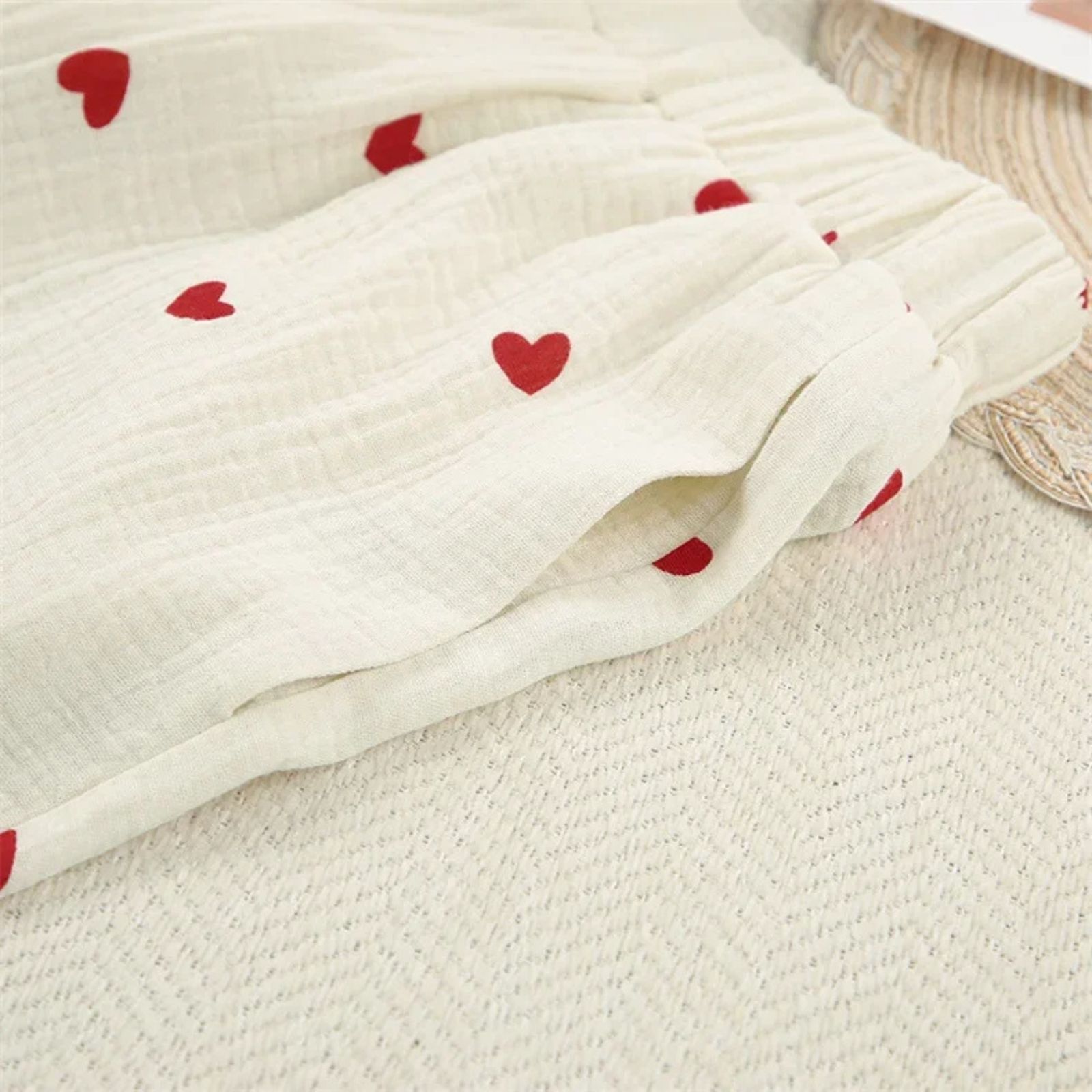 Heart & Haze: Kalp Desenli Bambu Kumaş Pijama Takımı