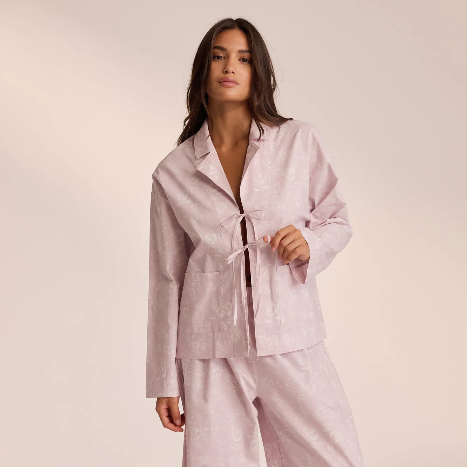 Natural Ease: Bambu Kumaşlı İpli Bağlamalı Uzun Pijama Takımı