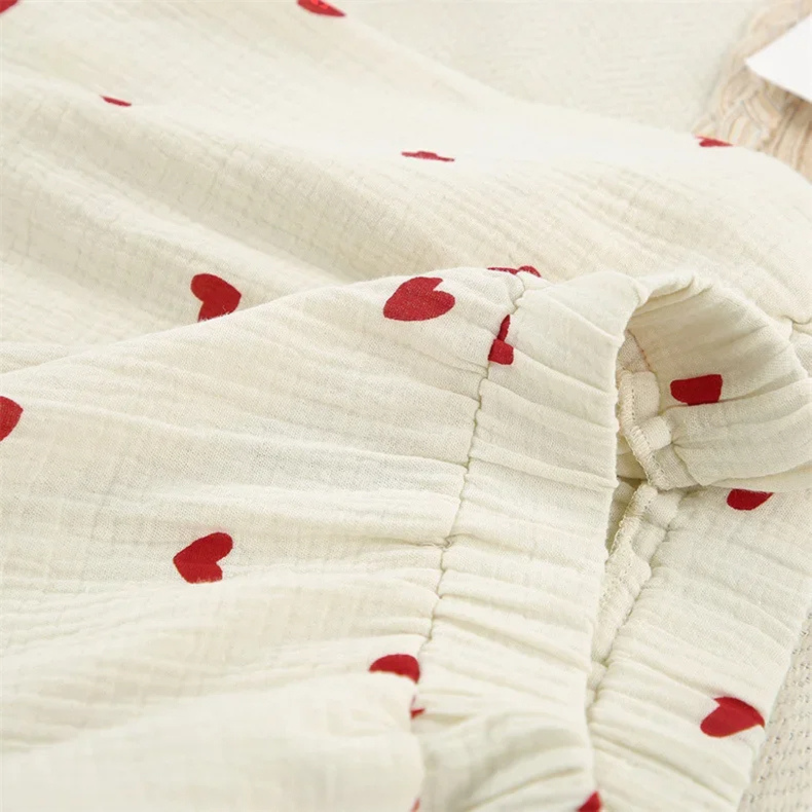 Heart & Haze: Kalp Desenli Bambu Kumaş Pijama Takımı