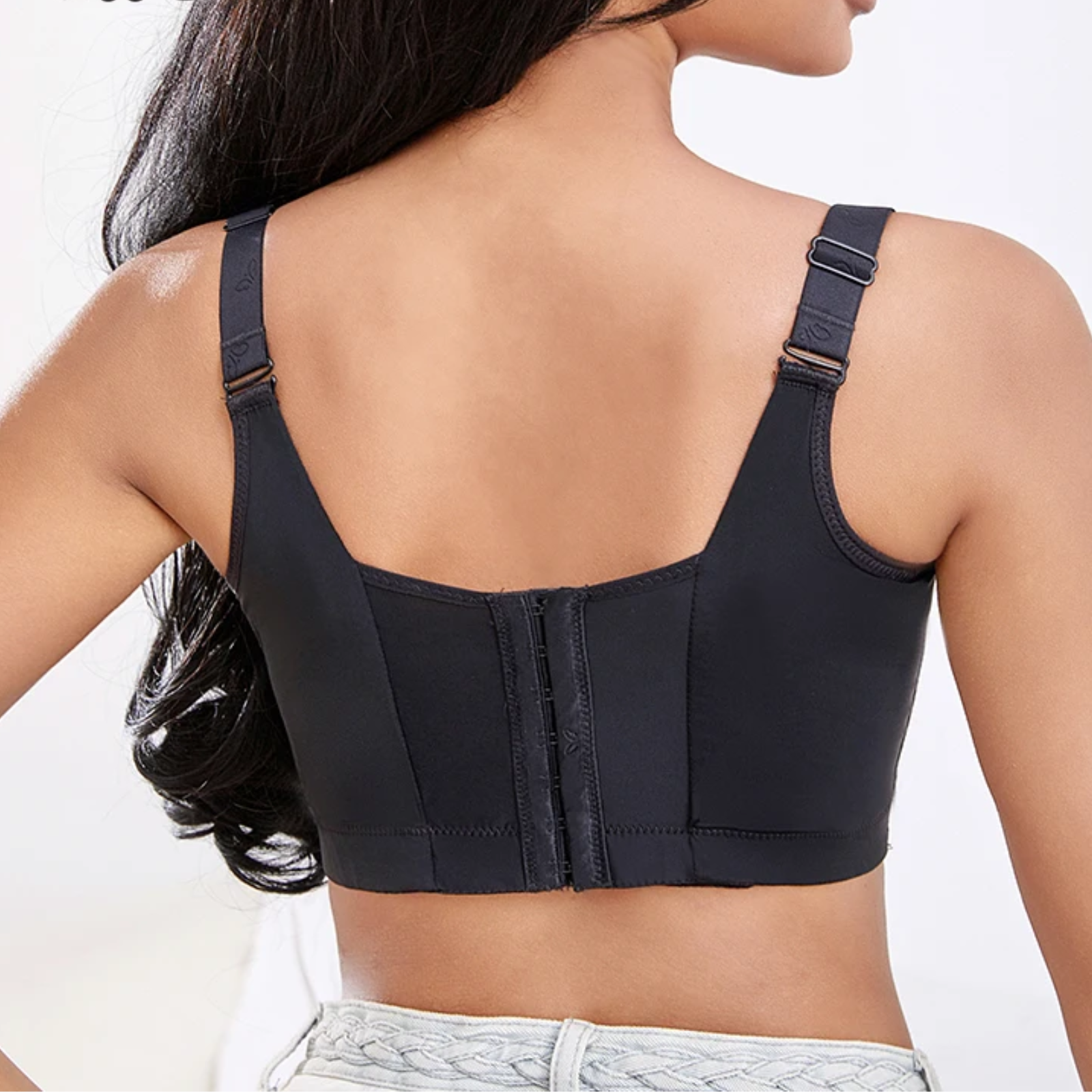 HeartForm: Kalp Yaka Destekli ve Toparlayıcı Push-Up Sütyen