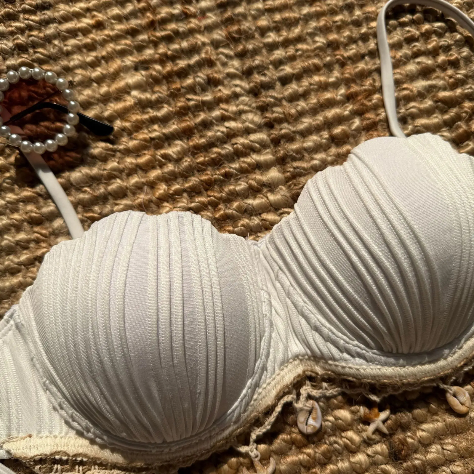 Shella: Deniz Kabuğu Detaylı Bağlamalı Bikini Takımı