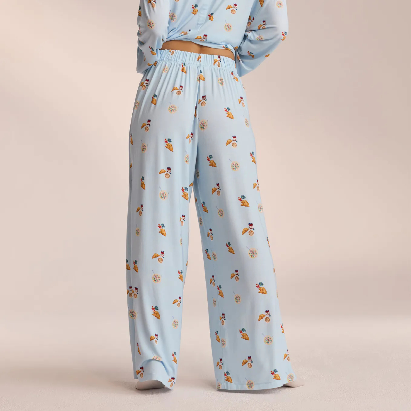 Bamboo Ease: Düğmeli Uzun Kollu Bambu Pijama Takımı