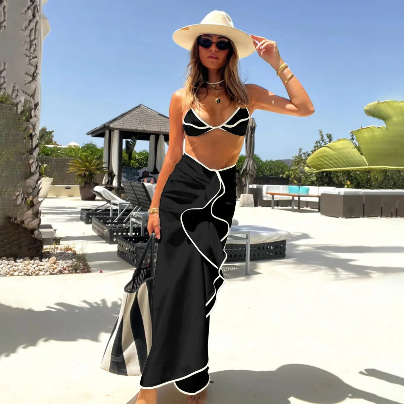 Aluretta: Çift Stil Seçenekli Üçlü Bikini & Fırfırlı Pareo Seti